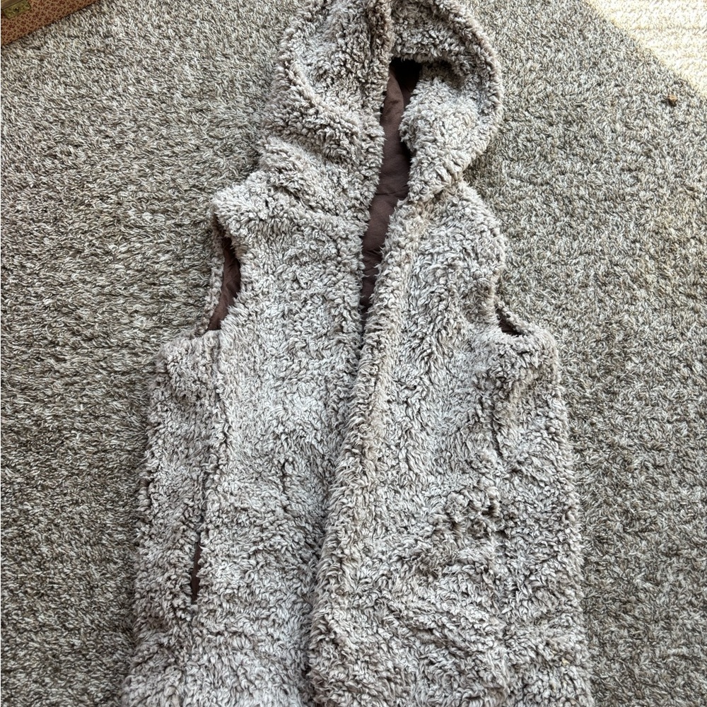 Altar'd State Cream Fuzzy Vest - Picture 2 of 4